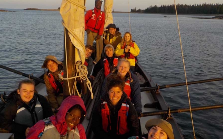 teens learn how to sail